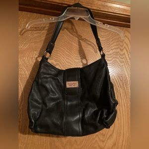 Vera Wang Simply Vera black shoulder bag